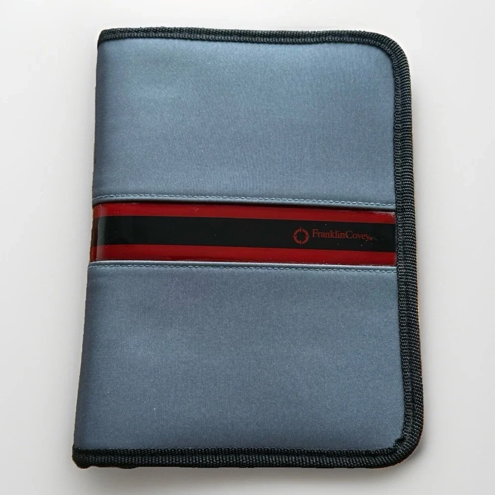 Franklin Covey 27695.573 Compact Zipper Binder Black Synthetic Mat Planner READ